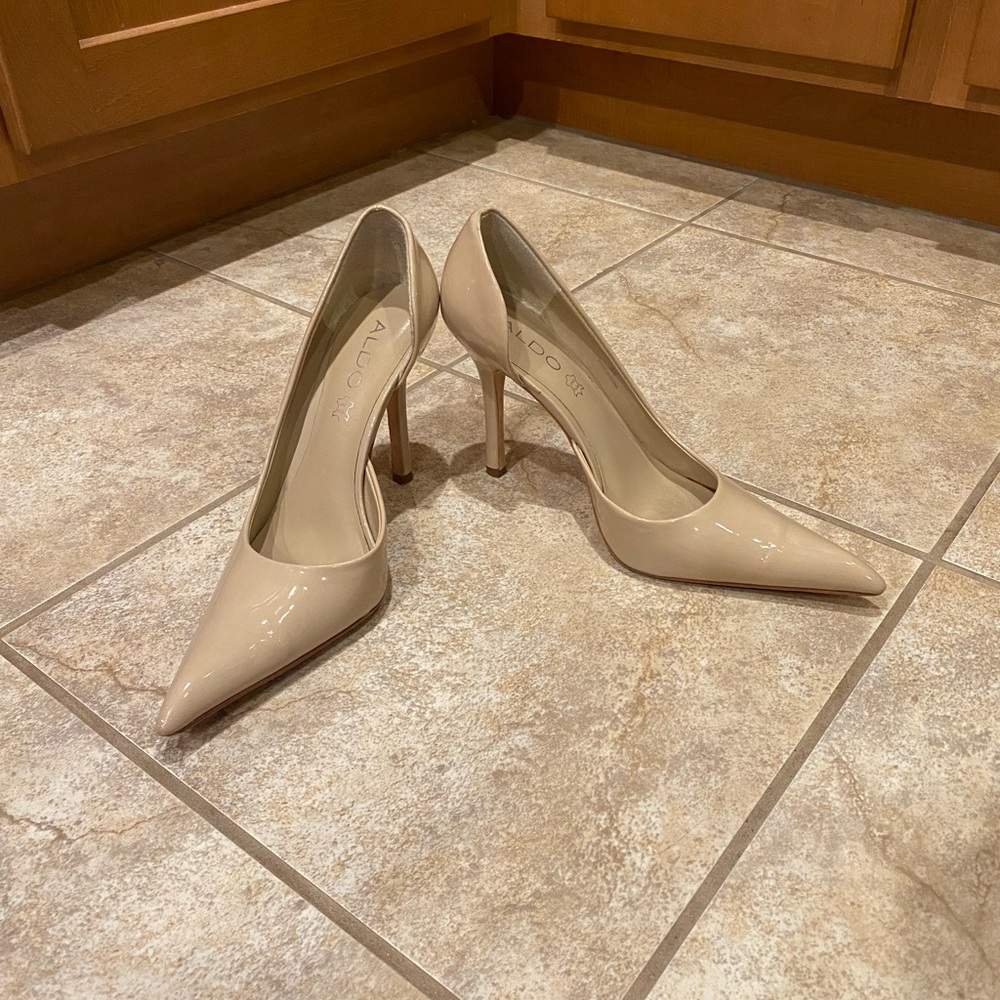 Aldo neutral heels size 8.5